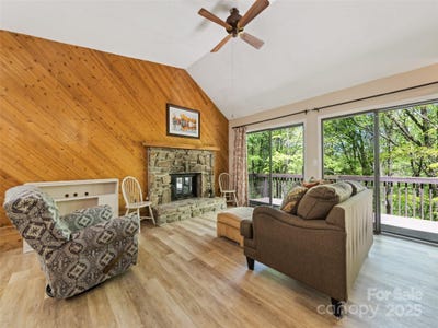 /international/us/662-locust-drive-maggie-valley-nc-110097965504/?lang=zh-cn