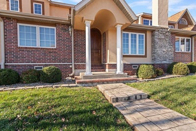 /international/us/2327-w-butterfield-road-springfield-mo-110107762067/
