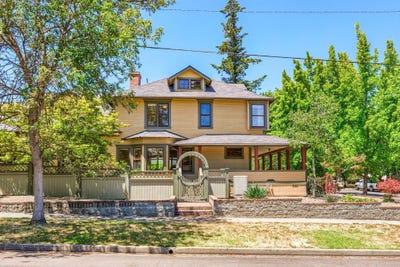 /international/us/586-b-street-ashland-or-110101161889/