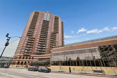 /international/us/300-walnut-street-des-moines-ia-110106846218/