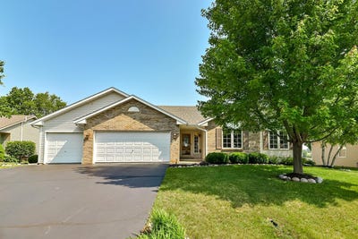 /international/us/13357-foxglove-winnebago-il-110099977282/
