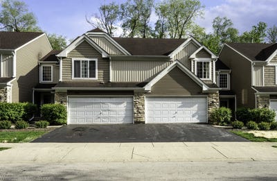 /international/us/207-locksley-drive-streamwood-il-110107858102/