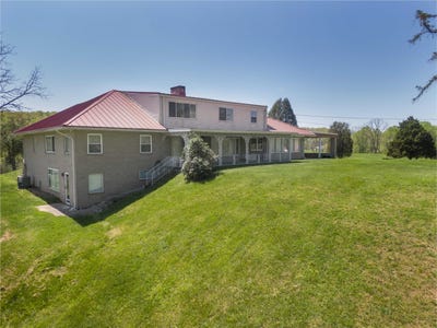 /international/us/212-adkins-finley-lane-milton-wv-110091843094/