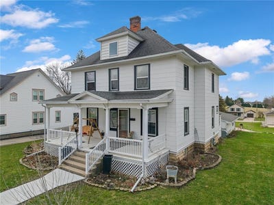 /international/us/103-south-street-w-caledonia-mn-110107280075/