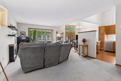 /international/us/3240-old-highway-8-saint-anthony-mn-110108693102/
