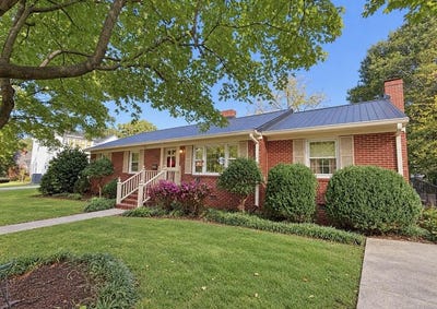 /international/us/1710-chamberlain-street-south-boston-va-110120589246/