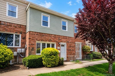 /international/us/426-n-corona-avenue-valley-stream-ny-110108848904/