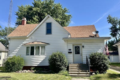 /international/us/308-w-green-street-farmer-city-il-110108549244/