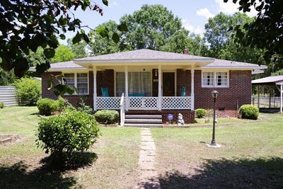 /international/us/700-rice-street-calhoun-falls-sc-110108489716/