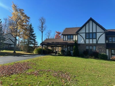 /international/us/8277-canterbury-drive-clymer-ny-110103200006/