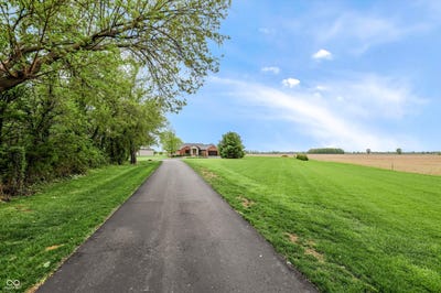 /international/us/4075-e-state-road-44-shelbyville-in-110107688554/