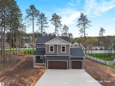 /international/us/1326-killdeer-lane-kingsley-mi-110107697816/