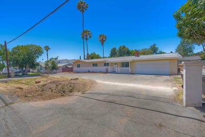 /international/us/1921-felicita-road-escondido-ca-110108998195/
