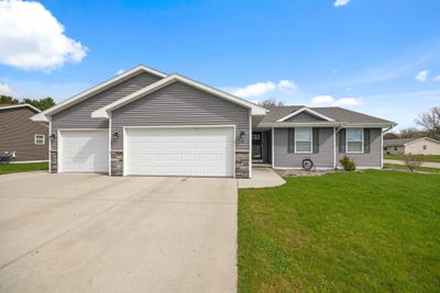 /international/us/8-w-gailen-lane-milton-wi-110107382080/