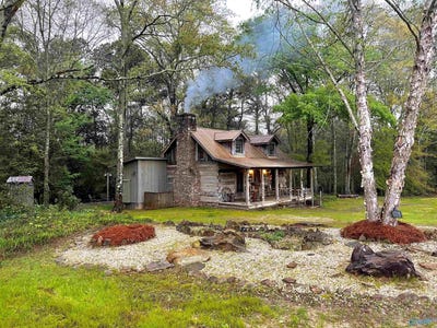 /international/us/262-county-road-664-coffee-springs-al-110106274132/