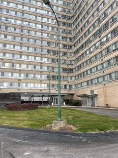 /international/us/8900-e-jefferson-avenue-detroit-mi-110109252115/