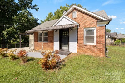 /international/us/115-e-catawba-street-morganton-nc-110100895163/