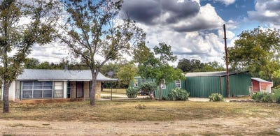 /international/us/201-7th-st-leakey-tx-110102802079/