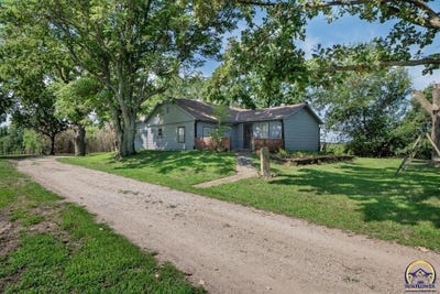 /international/us/1501-ne-calhoun-bluff-ter-topeka-ks-110101475858/