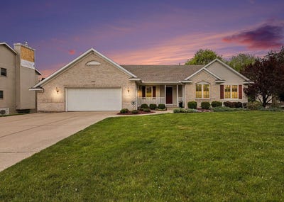 /international/us/2045-meadowdale-drive-nw-grand-rapids-mi-110108166191/