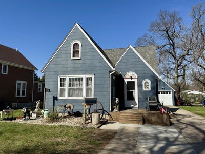 /international/us/735-idaho-ave-se-huron-sd-110107515820/