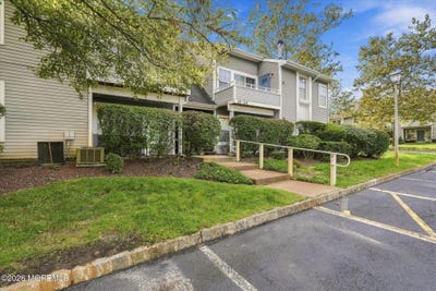 /international/us/20-gait-court-tinton-falls-nj-110120103456/