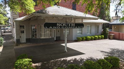 /international/us/30-lauderdale-st-selma-al-110108852861/