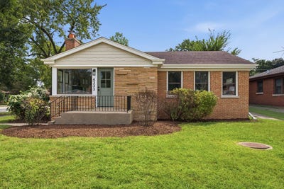 /international/us/4333-w-main-street-skokie-il-110119968224/