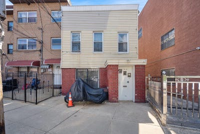 /international/us/100-30-martense-avenue-corona-ny-110099130918/