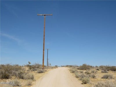 /international/us/10933-sierra-road-adelanto-ca-110101309454/?lang=zh-tw