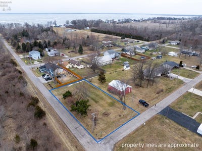 /international/us/1286-e-emerald-avenue-port-clinton-oh-110106013831/