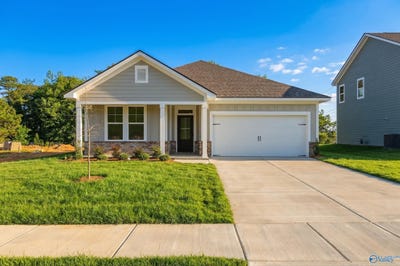/international/us/2022-raspberry-lane-cullman-al-110106560748/