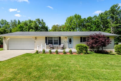 /international/us/65-w-hallett-street-hillsdale-mi-110108450508/