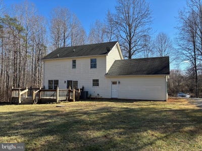 /international/us/7857-hazeland-lane-boston-va-110098223871/