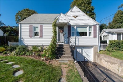 /international/us/23-scotland-road-cranston-ri-110120413443/
