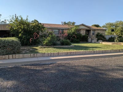 /international/us/408-w-st-anna-stanton-tx-110107455532/
