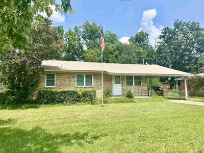 /international/us/111-sneed-street-marked-tree-ar-110097315048/
