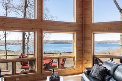 /international/us/6812-s-glen-lake-view-drive-maple-city-mi-110107801676/