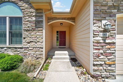 /international/us/14905-maple-drive-urbandale-ia-110108121585/