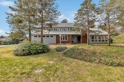 /international/us/149-cliffwood-lane-falmouth-ma-110107776063/