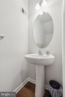/international/us/906-california-drive-ne-leesburg-va-110099491754/
