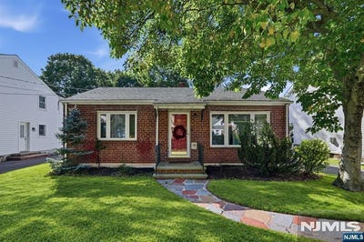 /international/us/95-maple-street-bergenfield-nj-110120416300/