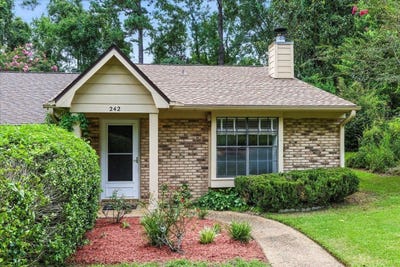 /international/us/242-e-whetherbine-way-tallahassee-fl-110101112238/