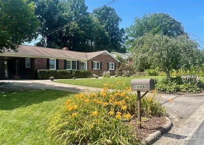 /international/us/1089-20th-avenue-drive-nw-hickory-nc-110101057161/
