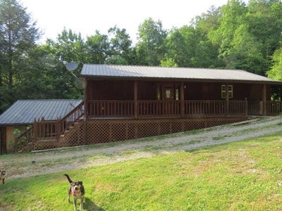/international/us/824-straight-fork-rd-cornettsville-ky-110101020761/