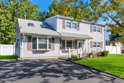 /international/us/15-hemingway-drive-hazlet-nj-110120584555/