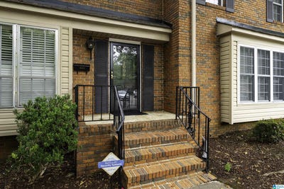 /international/us/2006-montreat-parkway-vestavia-hills-al-110119504756/