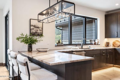 /international/us/100-goldfinch-lane-avon-co-110103595457/