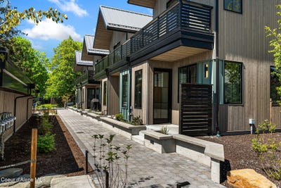 /international/us/215-w-lake-st-sandpoint-id-110108032095/