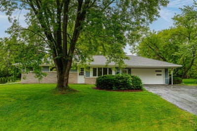 /international/us/n78w16300-carl-ross-dr-menomonee-falls-wi-110108609580/